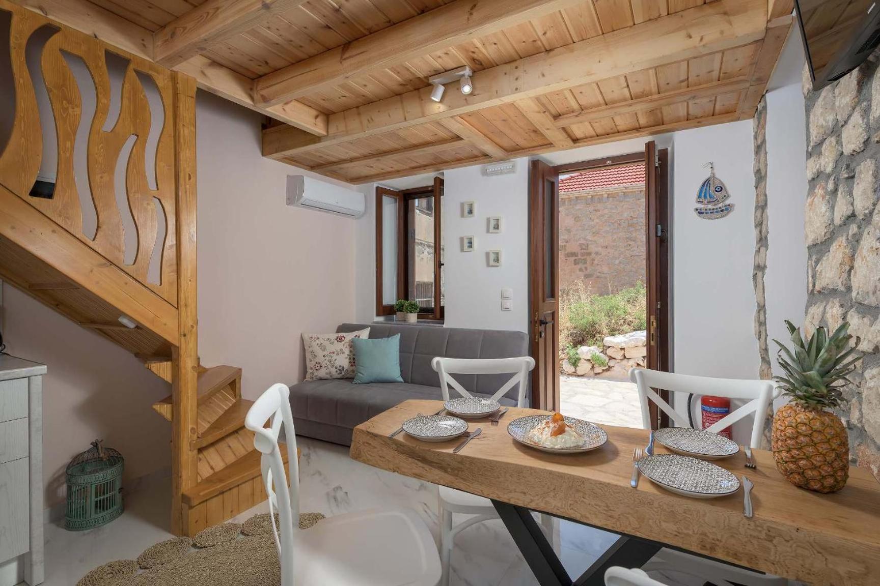 Captain'S Memories Stylish Harbour Apartments Chalki Town Екстериор снимка