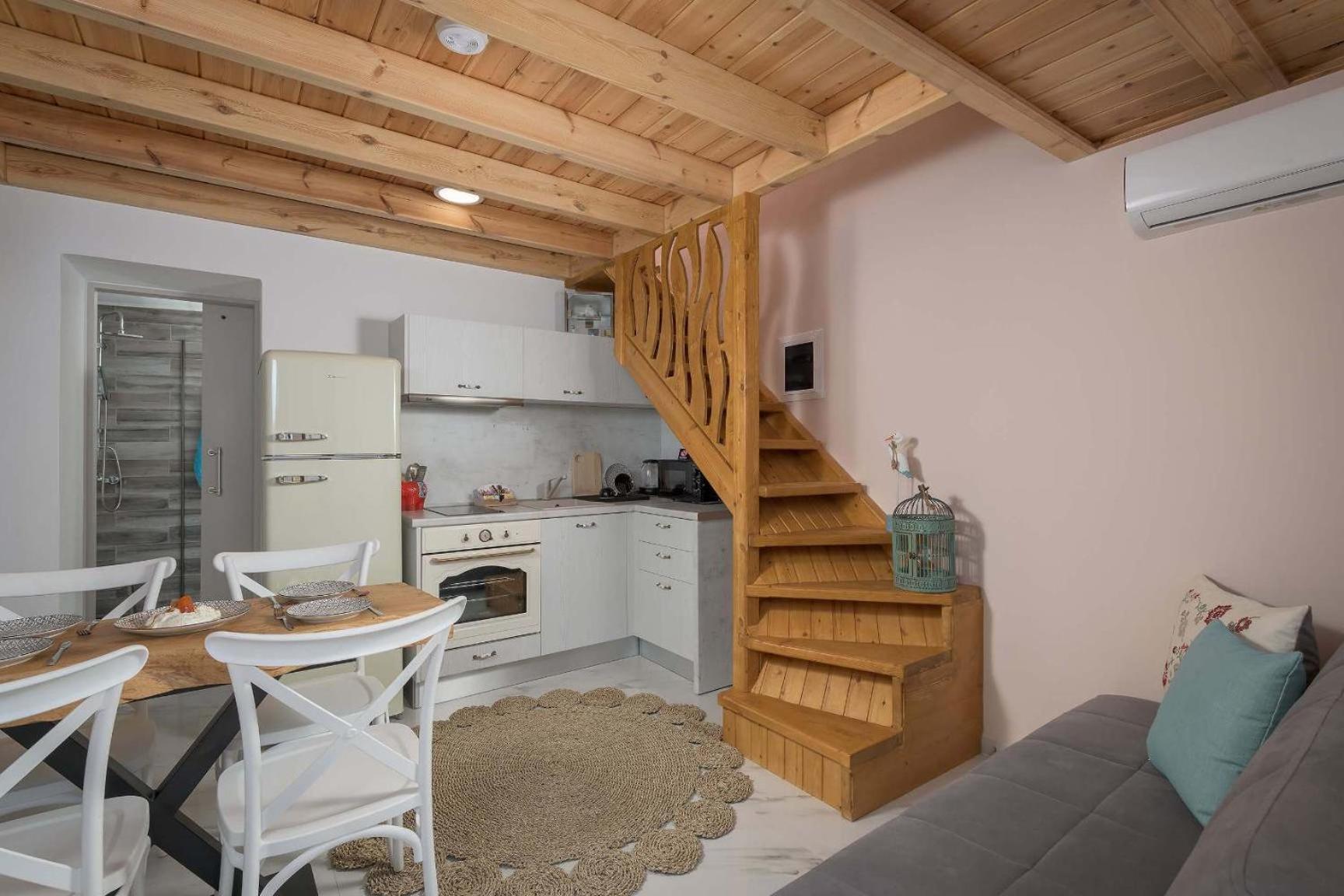 Captain'S Memories Stylish Harbour Apartments Chalki Town Екстериор снимка